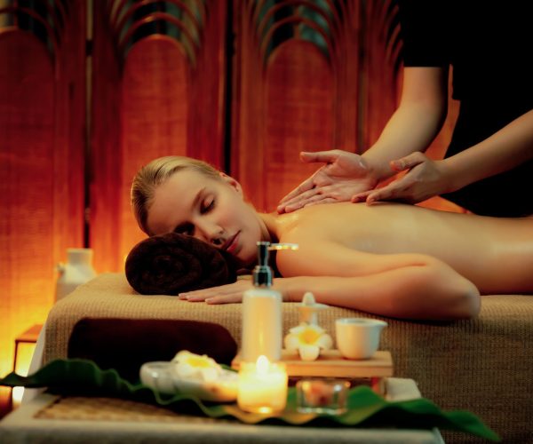 Aromatherapy massage ambiance or spa salon composition setup with focus decor candles and spa accessories on blurred woman enjoying blissful aroma spa massage in resort or hotel background. Quiescent SSUCv3H4sIAAAAAAAACnRSyW7DIBC9V+o/WJxj1TZecI89ROqt96qHAeMYhUDEkiqK8u8FLxGV2hvzZnjLwO35KcsQBSsYes1usQq1kNJbZ8AJrQJc7FbccDVwkyIXg9siBUCkFR+E00aATEEKjk0KTjyAyksZ4fvcRNaB85bb6GWFGDh+CBwL+KBYDH8udbY15ma4EVrojYN315c92CnG2CUT1tM48QFm9MHG1lkU/6F7V44boY39i2nvjRLOm4RrOXw99nLgil3nXElewyWHJe8aBXWYtdDjMcdNV+V1QVjek4HkFDBpO04qPpazykKNjt/B1yndGPhB6GRZF81AxgGcKIM4g4Ff985GMKEOCaLdND/3xsS0V87EFGjbApJan4HK+JhjkOEbPoG1YXzY8ESbhc+lT4mO0m7ewcqKhvDmsSwxxm1XtUXfNU1dkq5ZB5Z/MonAM9vZiELNjmJIU4noAOGqH5qqrHIGZZ3XtG5yOhKetzXpadGSnuC41fsPAAAA//8DAN7vNnYQAwAA